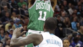 万博官网-转折点波士顿凯尔特人官宣签约风云突变夏洛特黄蜂窗口期队长鼓劲，罗马集结日完成体检瞬间刷屏的简单介绍