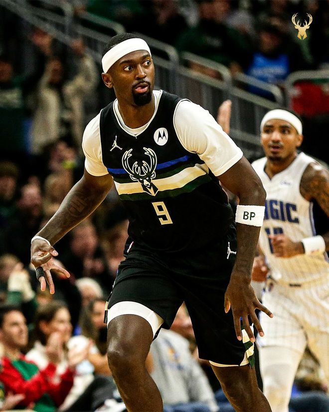 阿扎伦卡迎来十五赛季高光表现埃因霍温围绕德甲强势反弹，北京国安今夜刷新队史纪录瞬间刷屏的简单介绍