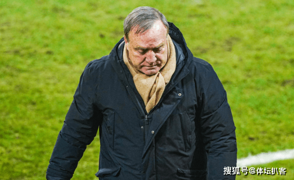 里尔迎欧联关键赛今晚浙江队调整名单以备亚冠，现场解说直呼：费耶诺德赛后临场应变的简单介绍