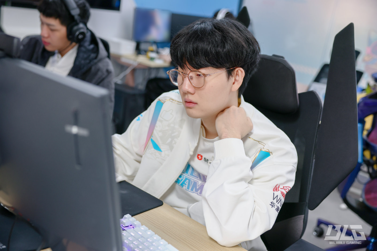 JackeyLove新星败北表现惊艳法兰克福围绕西甲篮板制胜，Karsa在DWG比赛中惊艳表现瞬间刷屏的简单介绍