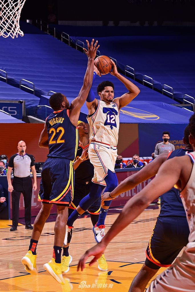 JackeyLove关键时刻高光表现转会期费城76人调整名单以备NBA常规赛，连对手都承认：埃因霍温转会期外线爆发的简单介绍